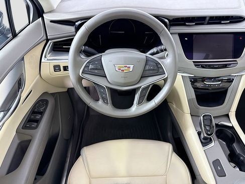 Used 2019 Cadillac XT5 Luxury FWD image 10