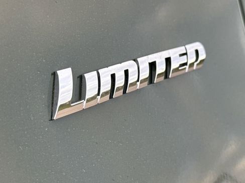 Used 2023 Toyota Tundra Limited AWD/4WD image 6