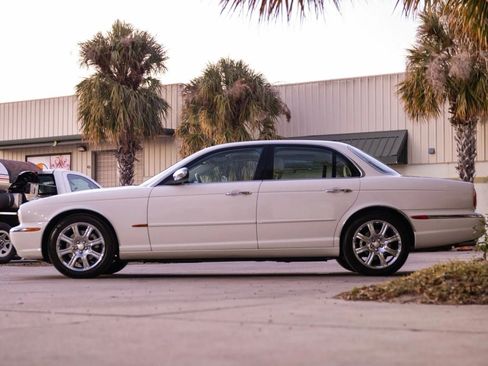 Used 2004 Jaguar XJ8 RWD image 9