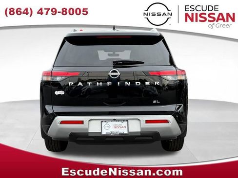 Used 2025 Nissan Pathfinder SL image 4