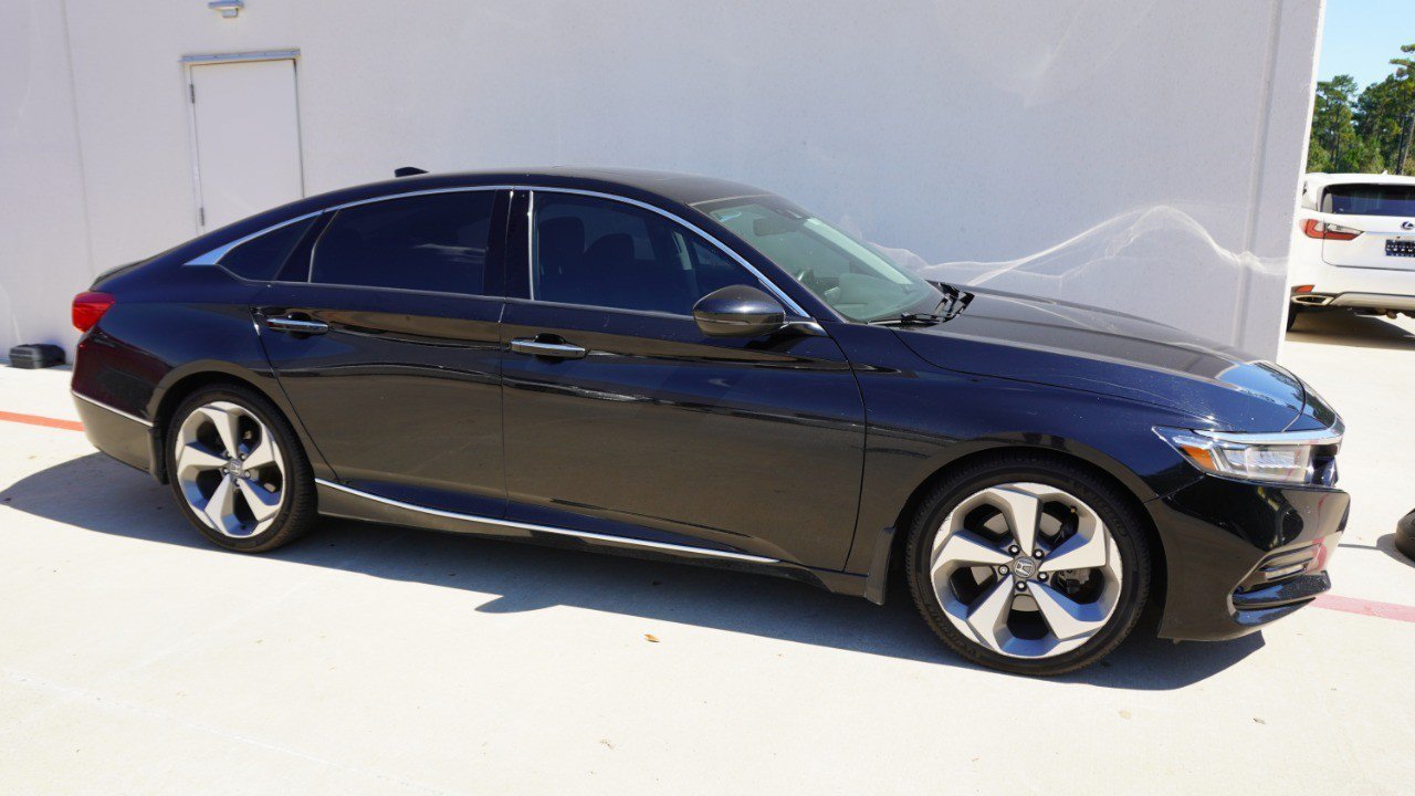 Used 2019 Honda Accord Touring image 4