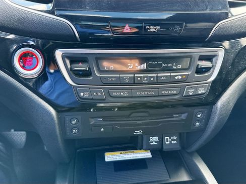 Used 2022 Honda Pilot Black Edition image 17