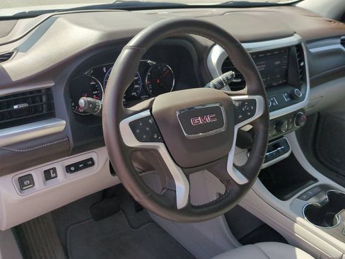 Certified 2023 GMC Acadia SLT w/ Technology Package FWD image 10