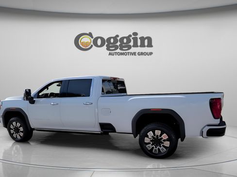 New 2026 GMC Sierra 3500 Denali w/ Denali Reserve Package image 6