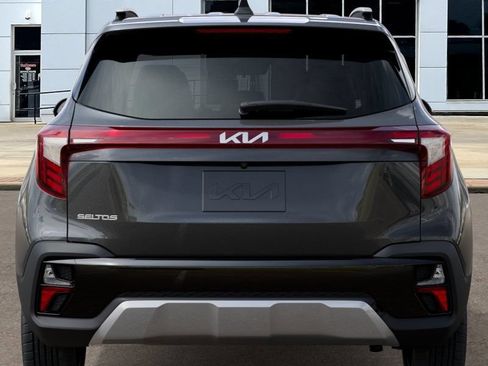 New 2026 Kia Seltos EX FWD image 16