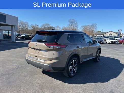 Used 2025 Nissan Rogue SL w/ SL Premium Package image 4