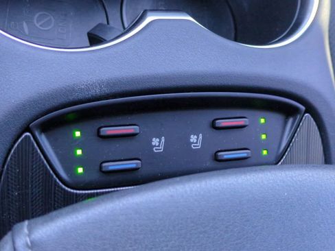 Used 2024 Toyota Venza Limited image 22