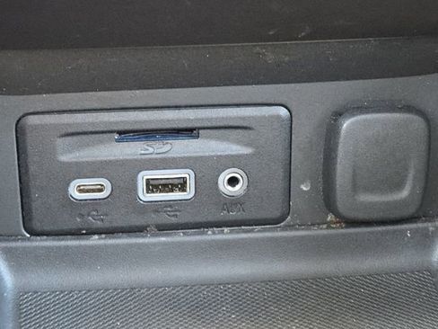 Used 2022 GMC Terrain AT4 image 7