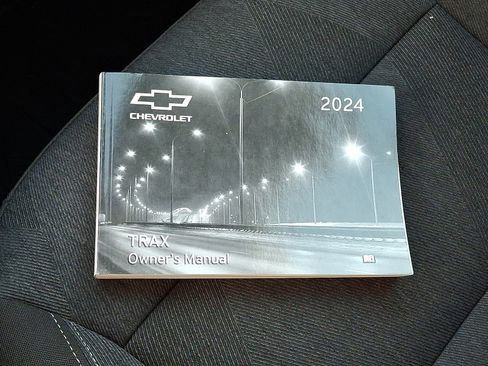 Certified 2024 Chevrolet Trax RS image 26