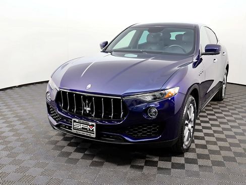 Used 2017 Maserati Levante image 3