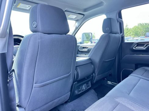 Used 2025 Chevrolet Silverado 2500 LT w/ Convenience Package AWD/4WD image 14