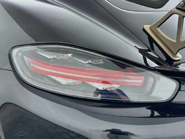Used 2018 Porsche 718 Cayman RWD image 24