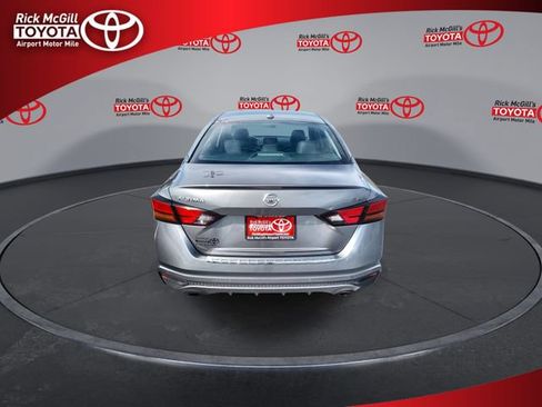 Used 2022 Nissan Altima 2.5 SR FWD image 7