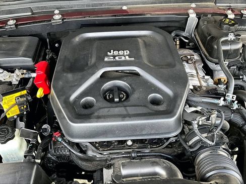 Used 2021 Jeep Wrangler Unlimited Rubicon AWD/4WD image 32