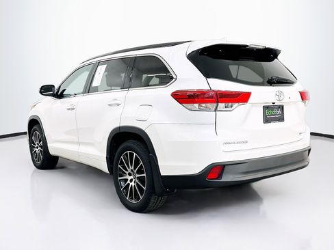 Used 2018 Toyota Highlander SE AWD/4WD image 5