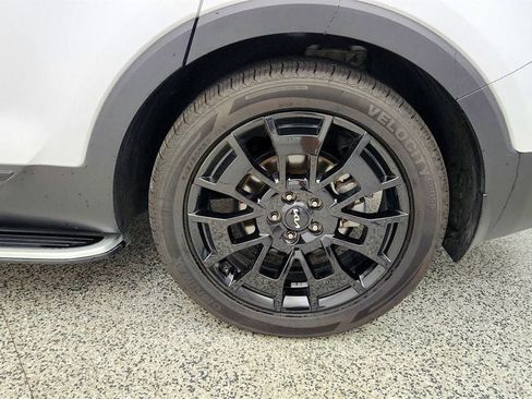 Used 2022 Kia Telluride SX w/ SX Prestige Package AWD/4WD image 9