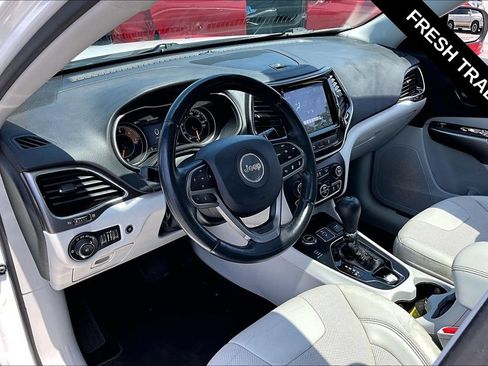 Used 2019 Jeep Cherokee Limited w/ Technology Group AWD/4WD image 5