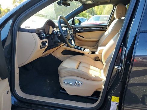 Used 2022 Porsche Macan image 8