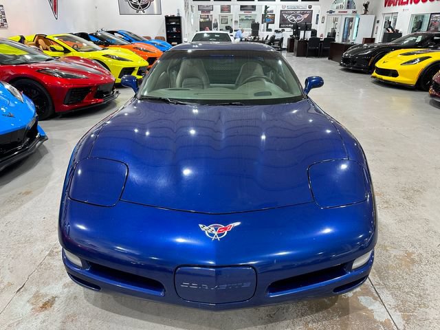 Used 2004 Chevrolet Corvette Coupe w/ Preferred Equipment Group RWD image 32