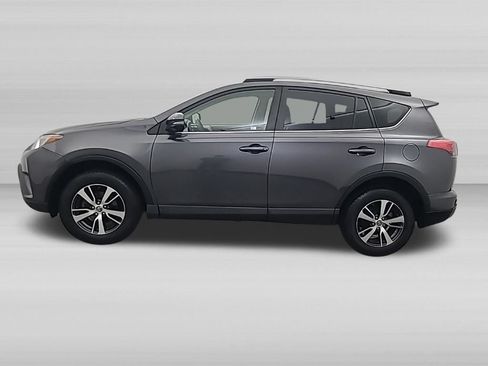 Used 2018 Toyota RAV4 XLE w/ Plus Extra Value Package FWD image 7