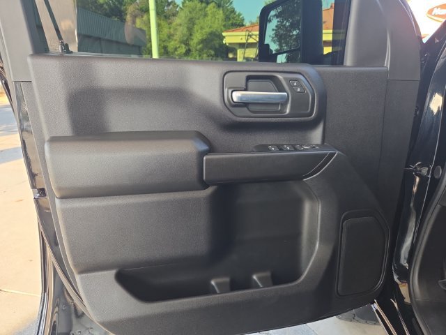 Used 2025 Chevrolet Silverado 2500 Custom w/ Custom Value Package AWD/4WD image 11