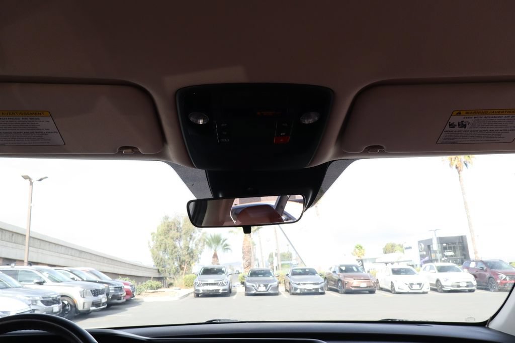 Used 2024 Kia Carnival SX FWD image 32