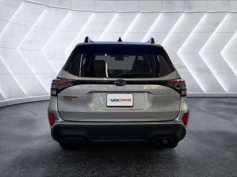 Used 2025 Subaru Forester Premium image 5