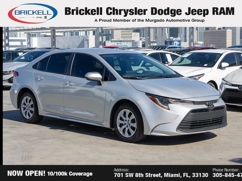 Used 2023 Toyota Corolla LE image 3