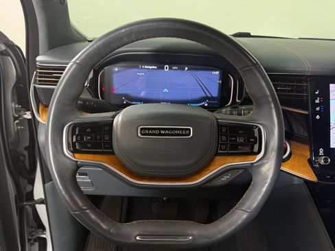 Used 2022 Jeep Grand Wagoneer Series III w/ Rear Seat Video Group 1 AWD/4WD image 11