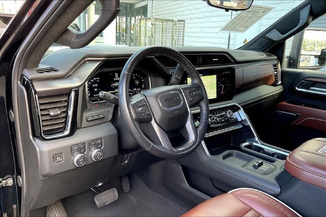 Used 2024 GMC Sierra 3500 Denali Ultimate AWD/4WD image 14