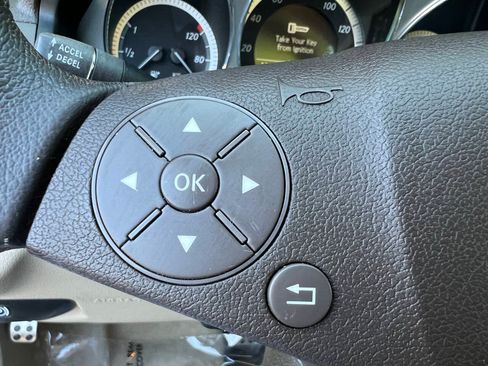 Used 2010 Mercedes-Benz C 350 Sport image 16