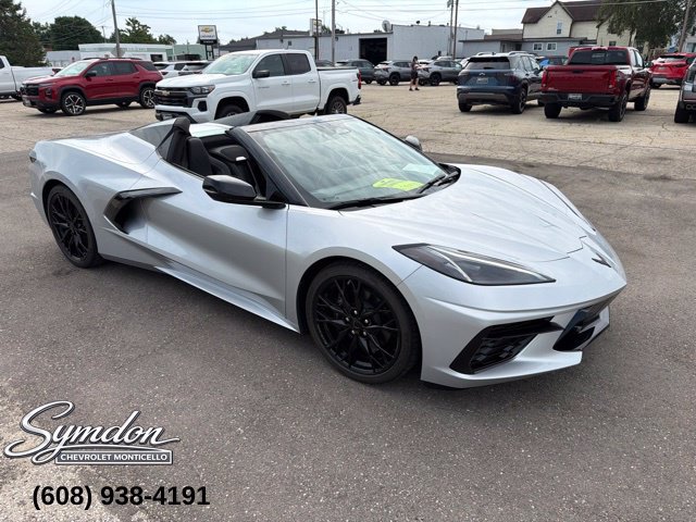 Used 2026 Chevrolet Corvette Stingray Convertible RWD image 2