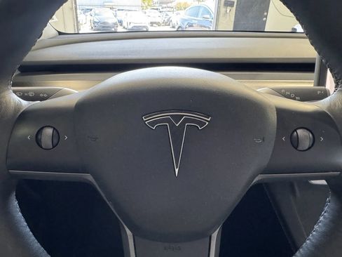 Used 2022 Tesla Model Y Performance AWD/4WD image 25