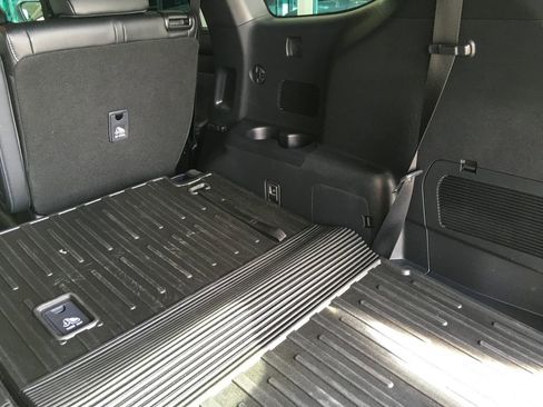 Used 2025 Toyota Highlander XSE AWD/4WD image 30