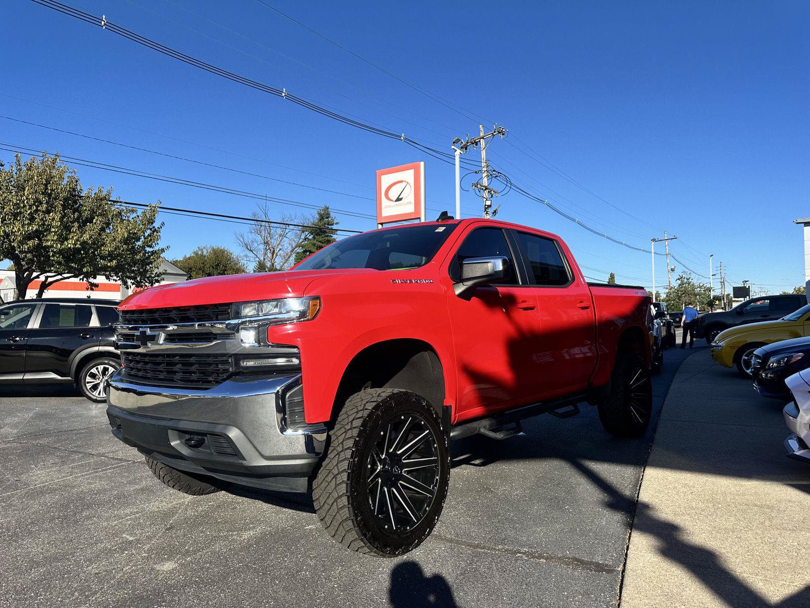 Used 2019 Chevrolet Silverado 1500 LT AWD/4WD image 7