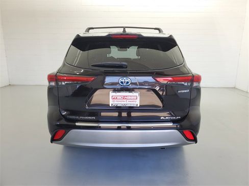 Used 2020 Toyota Highlander Limited Platinum image 6