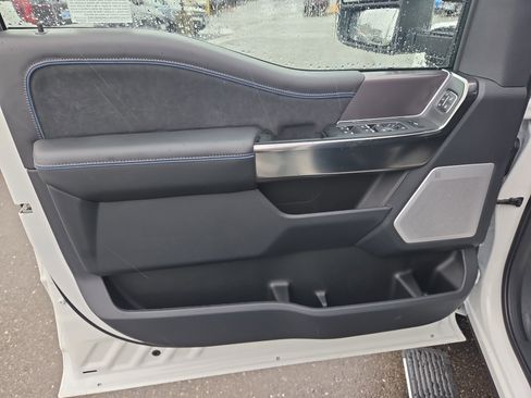 New 2026 Ford F250 Platinum w/ FX4 Off-Road Package image 11