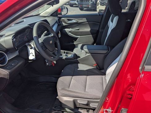 New 2026 Chevrolet Trax LS w/ LS Convenience Package FWD image 13