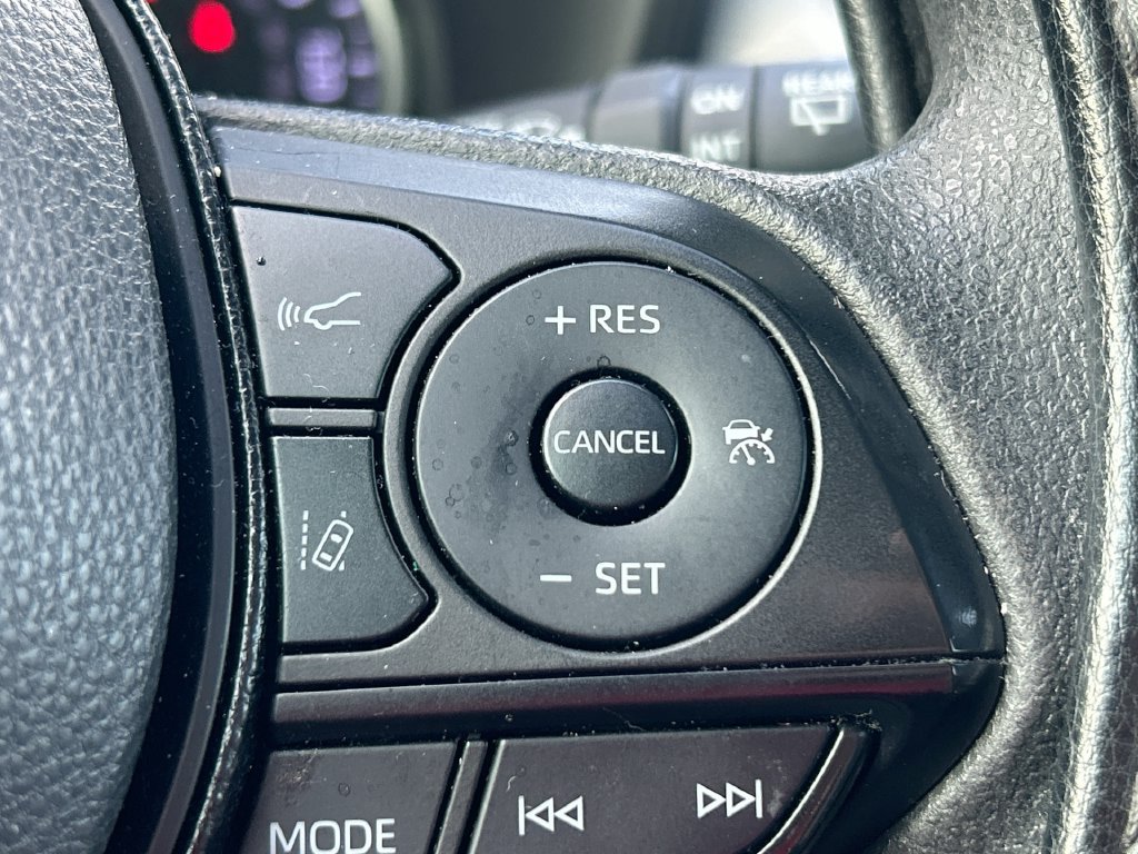 Used 2021 Toyota RAV4 XLE FWD image 18