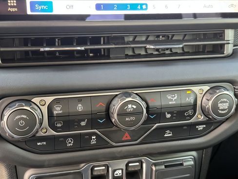 New 2026 Jeep Gladiator Mojave image 25