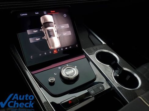 Certified 2025 Cadillac Escalade ESV V AWD/4WD image 33