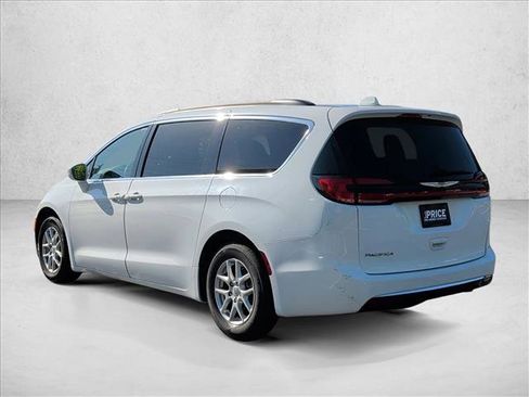 Used 2022 Chrysler Pacifica Touring-L FWD image 7