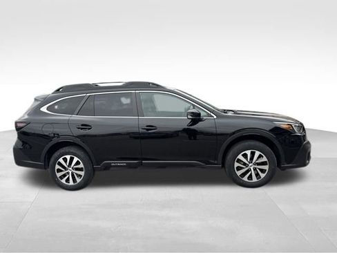 Used 2022 Subaru Outback Premium image 6