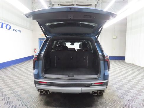 Used 2025 Chevrolet Traverse Z71 w/ LPO, Floor Liner Package AWD/4WD image 37