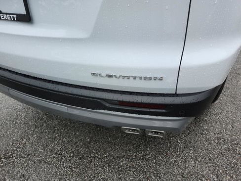 Used 2026 GMC Acadia Elevation w/ Elevation Premium Package FWD image 4