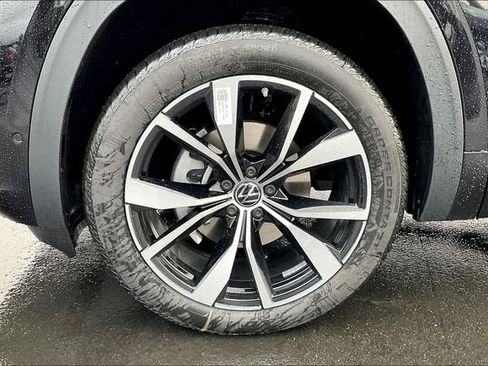 New 2025 Volkswagen Atlas SEL Premium R-Line image 13