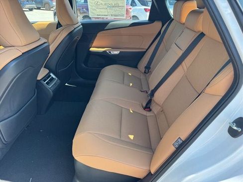 New 2026 Lexus ES 350e w/ Convenience Package FWD image 8