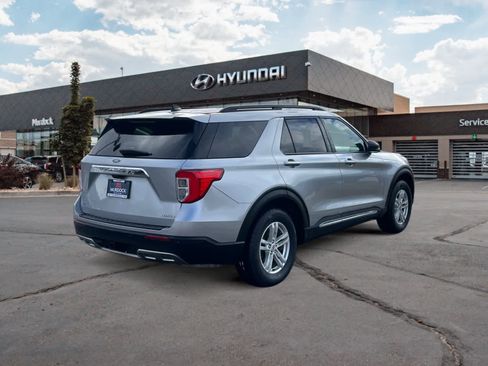 Used 2023 Ford Explorer XLT w/ Equipment Group 202A image 5