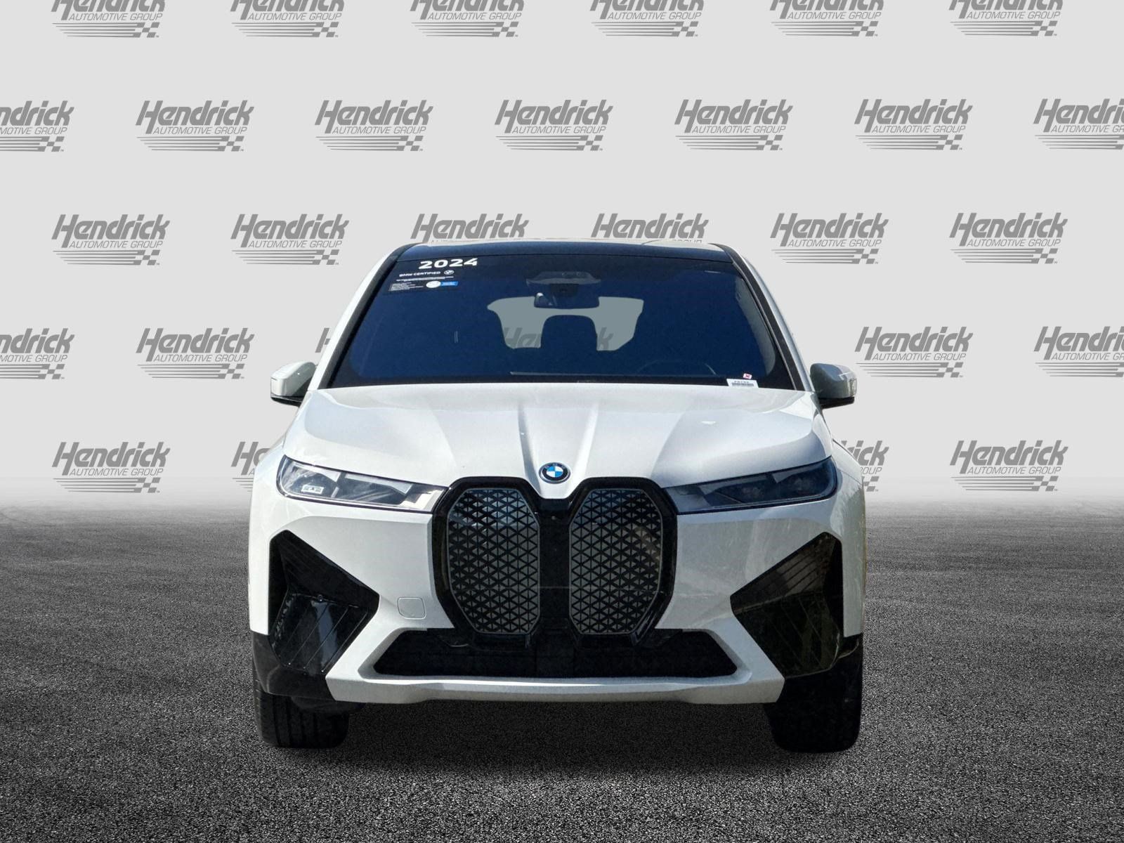 Used 2024 BMW iX xDrive50 w/ Sport Package AWD/4WD image 10