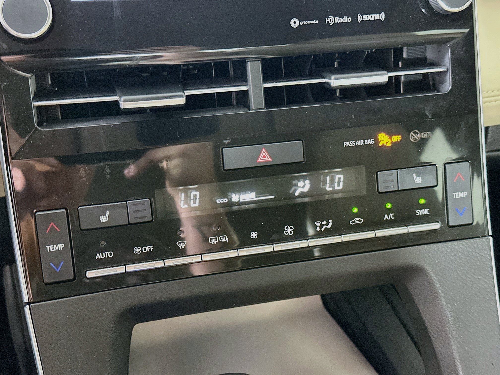 Used 2020 Toyota Avalon XLE w/ Moonroof Package FWD image 24